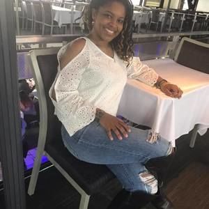 Meet your Posher, Briana